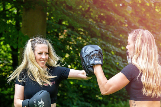 Met alle hectiek van vandaag: zo helpt kickboksen je stevig te staan